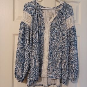 Cupio NWT Womens Size 1X Blue & White Long Sleeve with lace on front top